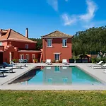 Paco Do Bispo Boutique House לינה וארוחת בוקר